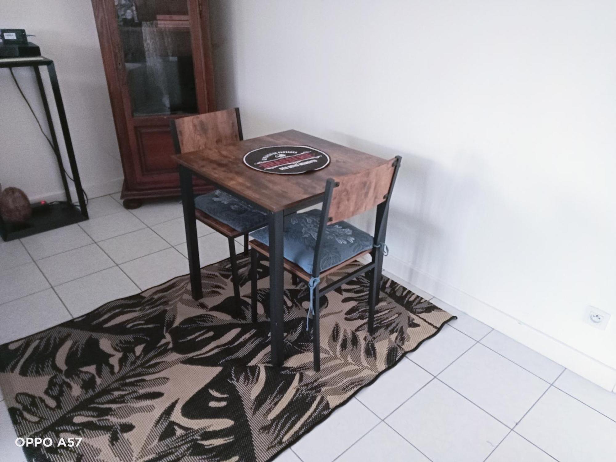 Appartement Joli A La *